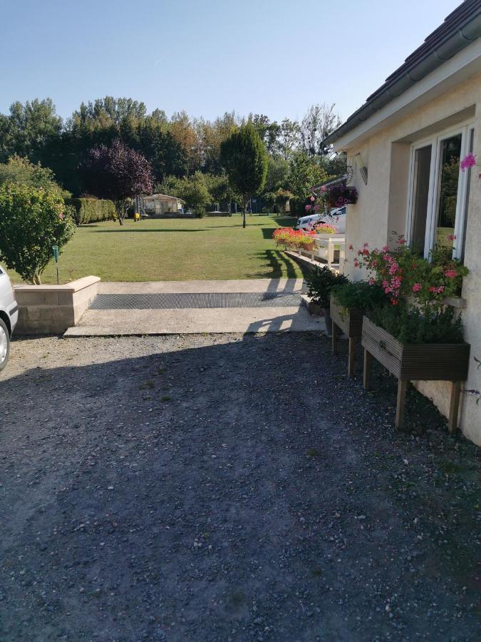 Bienvenue Chez Moi A Concevreux Panzió Kültér fotó